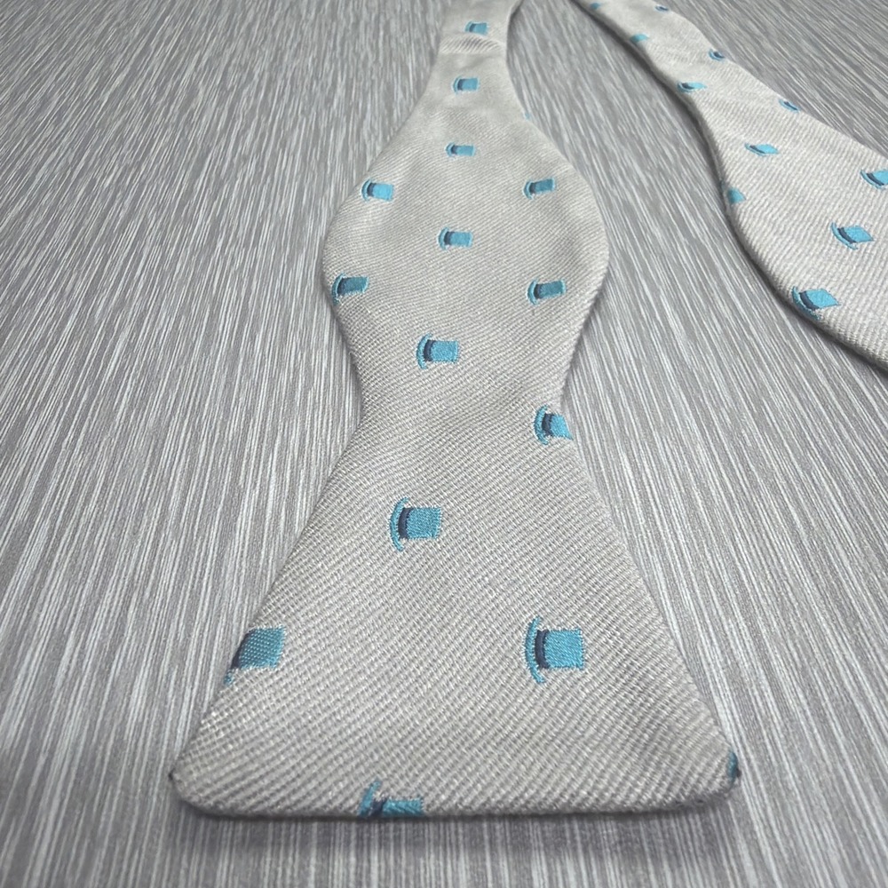 Jonathan Adler Self Tie Bow Tie Gray Top Hat Print Silk Wool Blend Novelty Mens‎